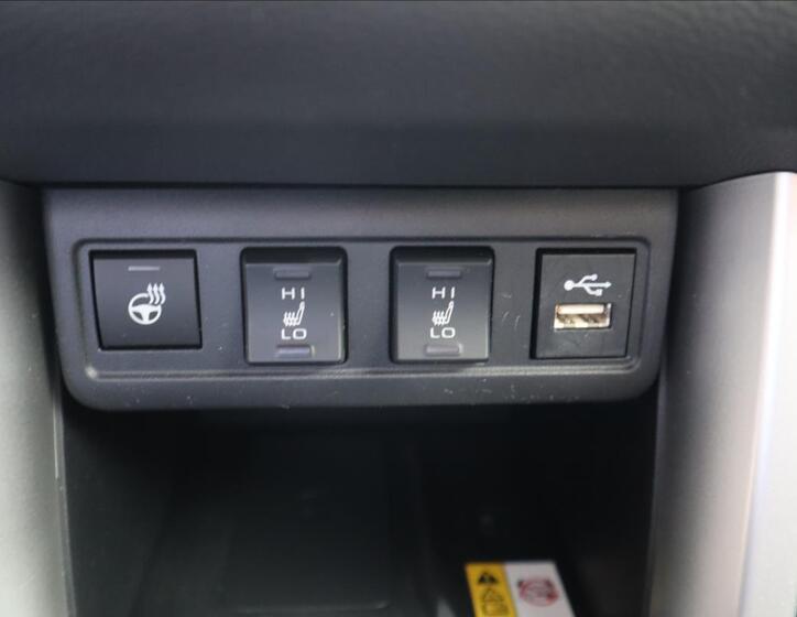 Toyota Corolla Cross 12