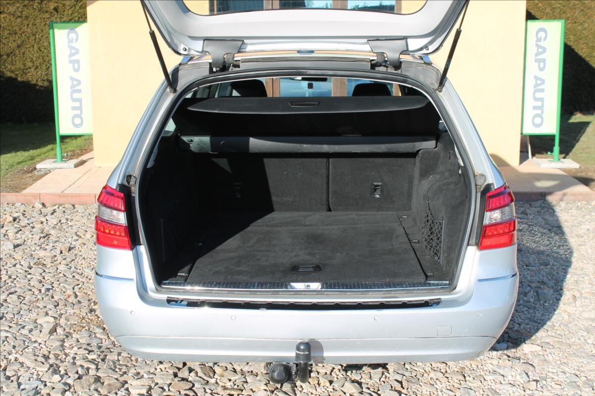 Mercedes-Benz Třídy E Kombi 2,1 l 125 kw