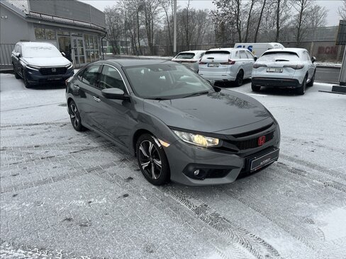 Honda Civic Sedan / Limuzína 1,5 l 134 kw