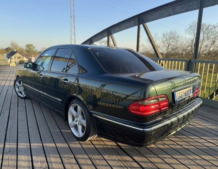 Mercedes-Benz Ostatní Sedan / Limuzína 0,0 145 kw