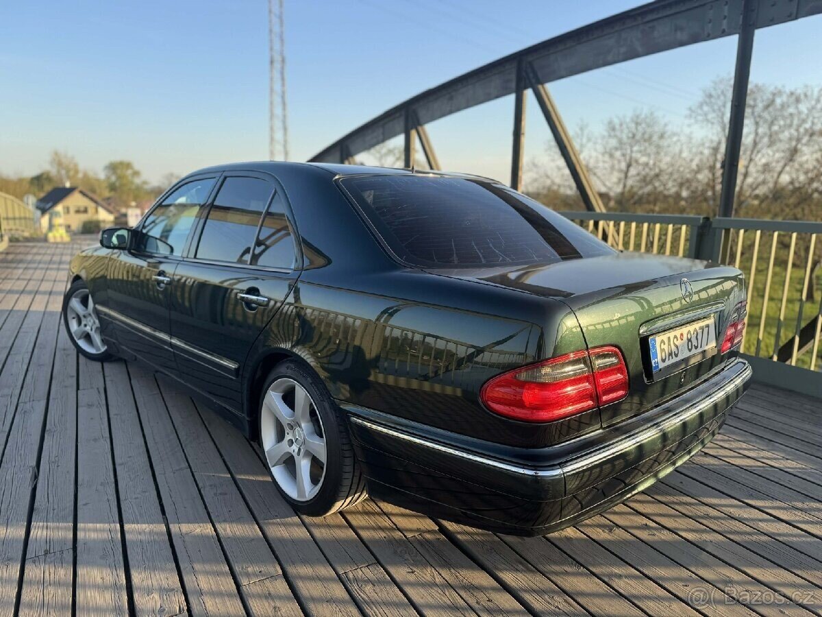 Mercedes-Benz Ostatní Sedan / Limuzína 0,0 145 kw
