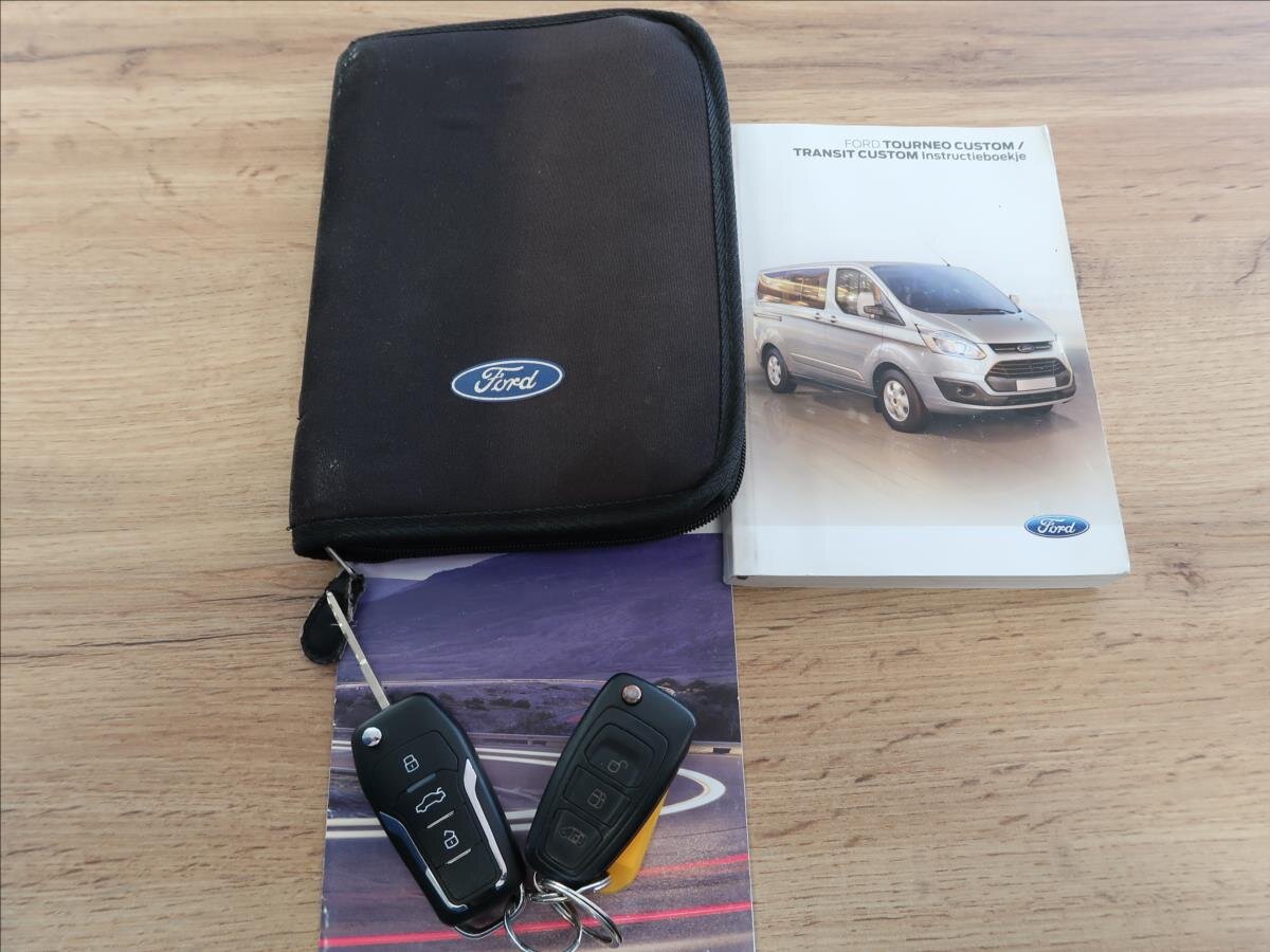 Ford Tourneo Custom MPV 2,0 l 96 kw