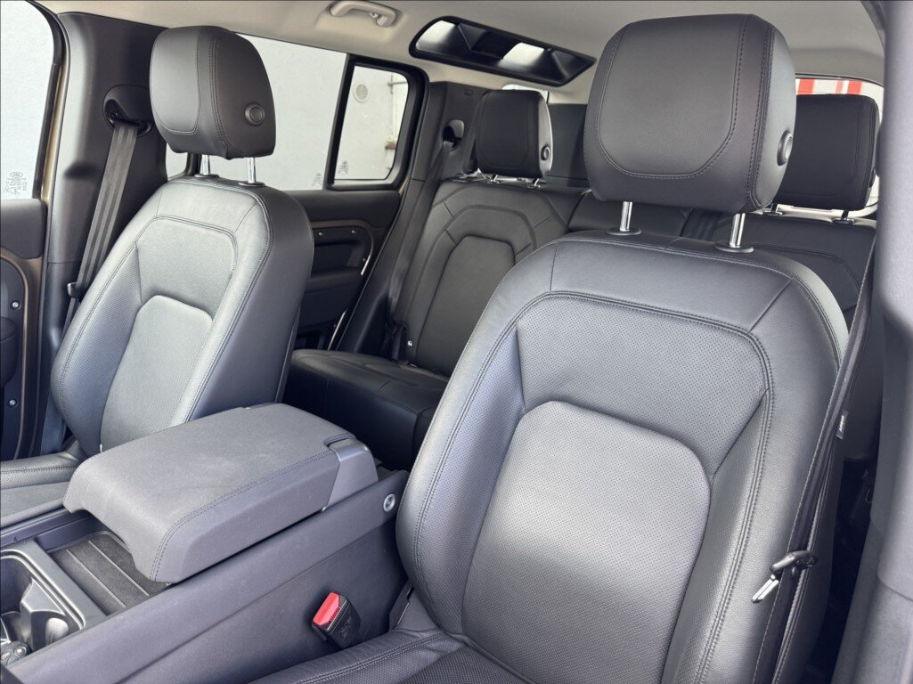 Land Rover Defender SUV / Terénní 3,0 l 221 kw