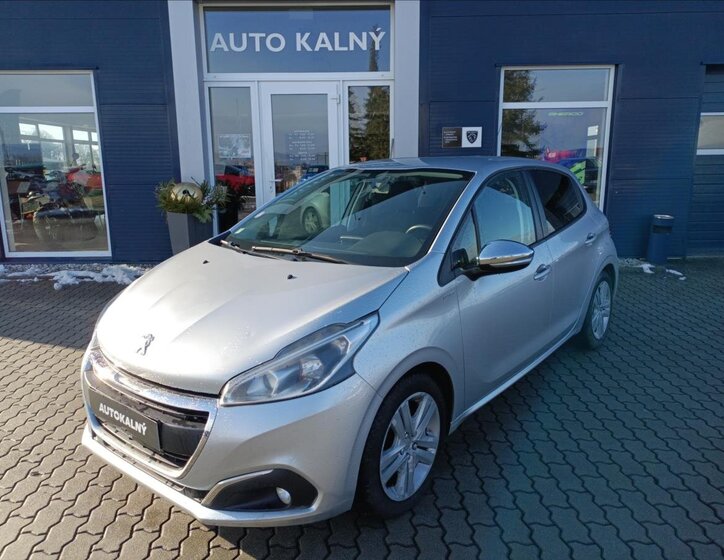 Peugeot 208 Hatchback 1,2 l 60 kw