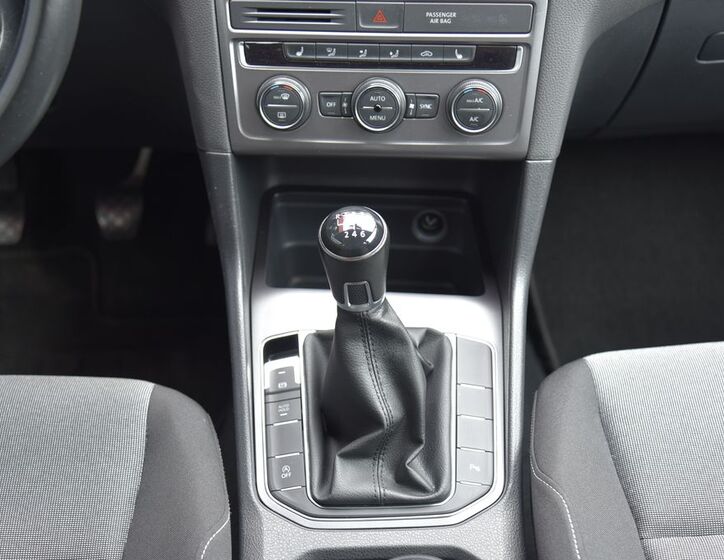 Volkswagen Golf Sportsvan 34