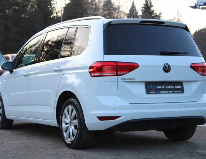Volkswagen Touran MPV 1,5 l 110 kw