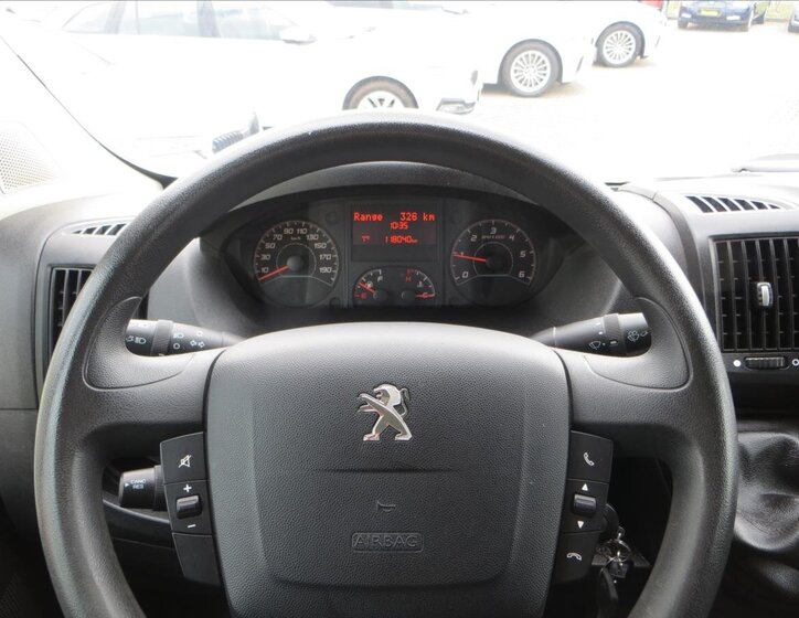 Peugeot Boxer 18