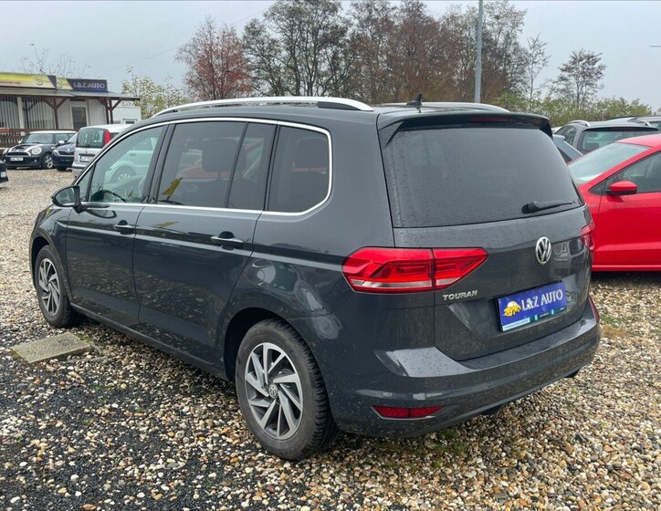Volkswagen Touran MPV 1,5 l 110 kw