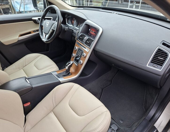 Volvo XC60 Kombi 2,4 l 162 kw