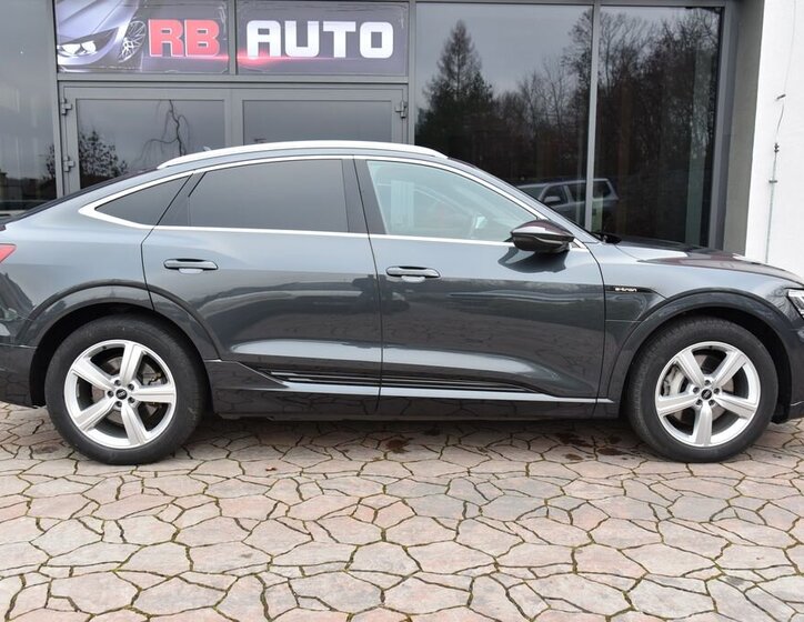 Audi e-tron SUV 0,0 300 kw