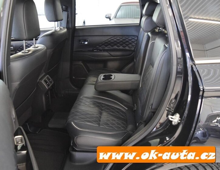 Mitsubishi Outlander SUV 0,0 0