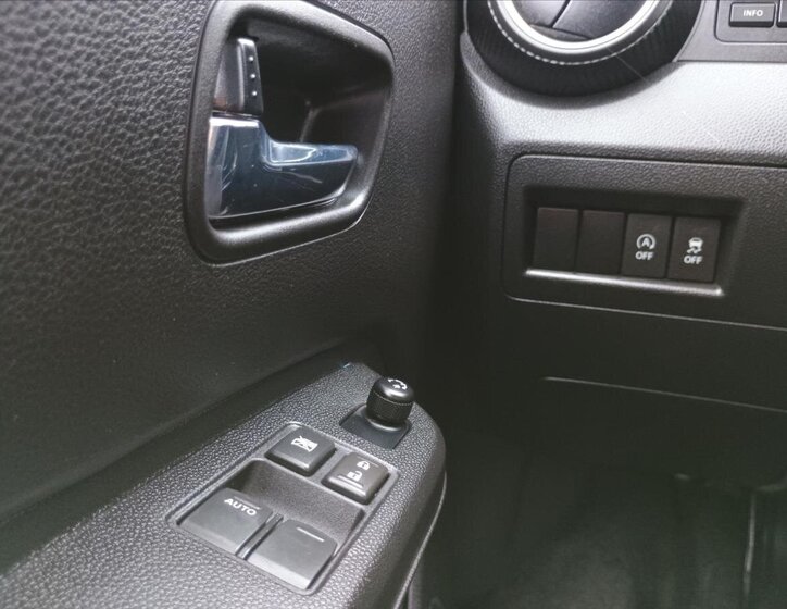 Suzuki Ignis Hatchback 1,2 l 61 kw