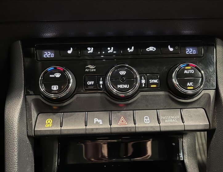 Škoda Karoq SUV / Terénní 1,5 l 110 kw