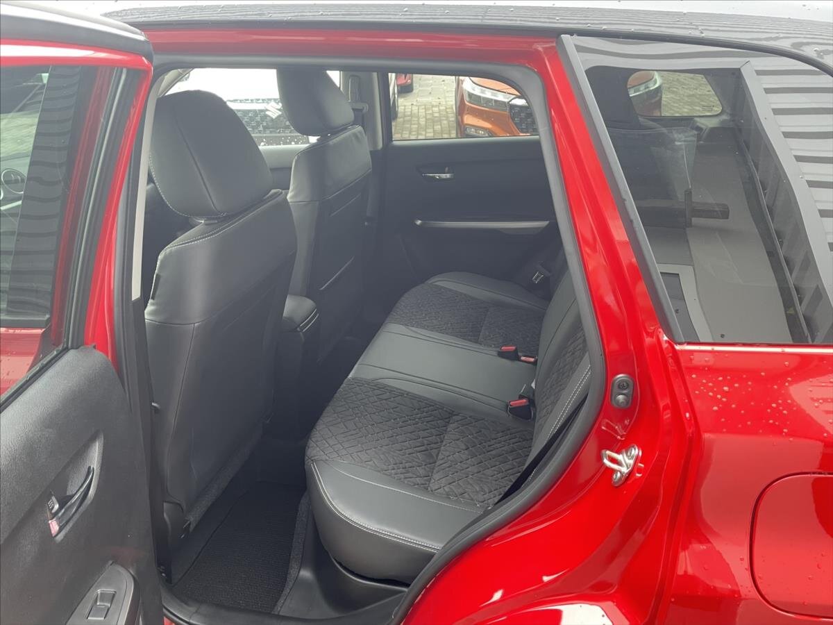 Suzuki Vitara SUV 1,4 l 81 kw