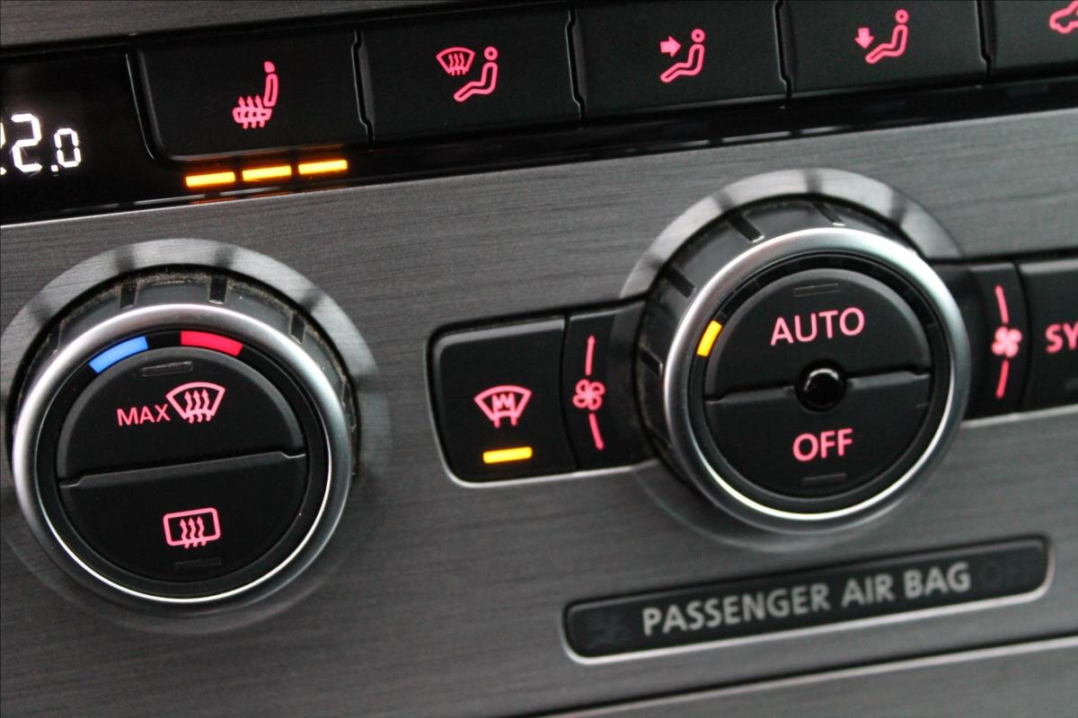 Volkswagen Passat Kombi 1,6 l 77 kw