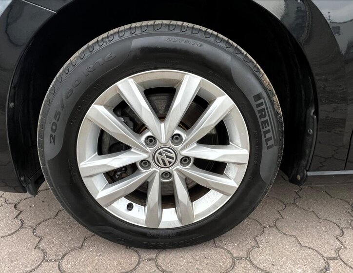 Volkswagen Touran Kombi 1,6 l 85 kw