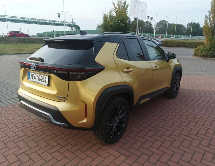 Toyota Yaris Cross 4