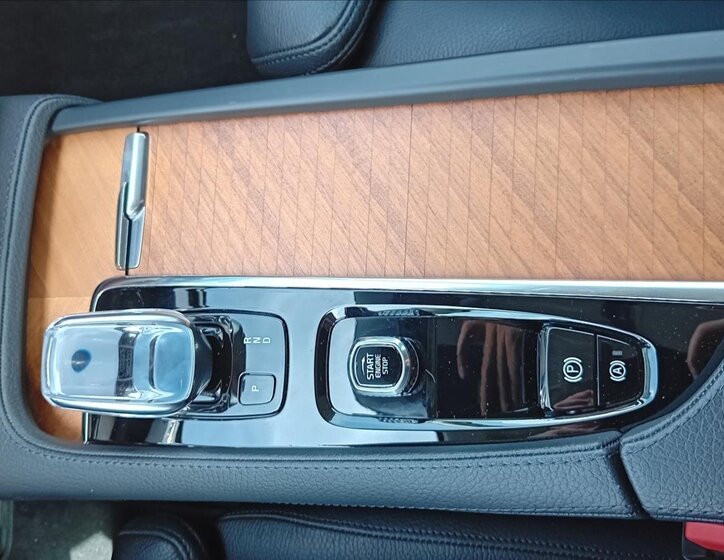 Volvo XC90 SUV / Terénní 2,0 l 173 kw