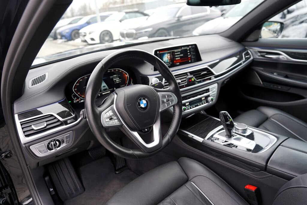 BMW Řada 7 Sedan 3,0 l 210 kw