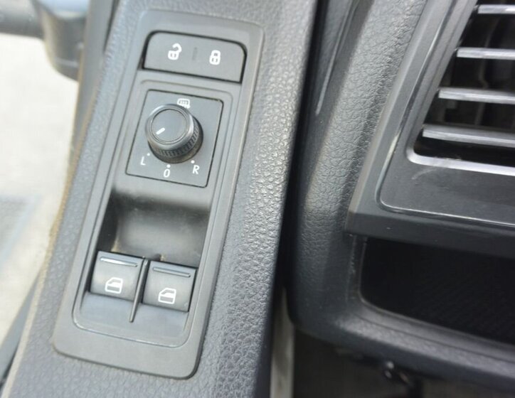 Volkswagen Transporter Valník 2,0 l 103 kw