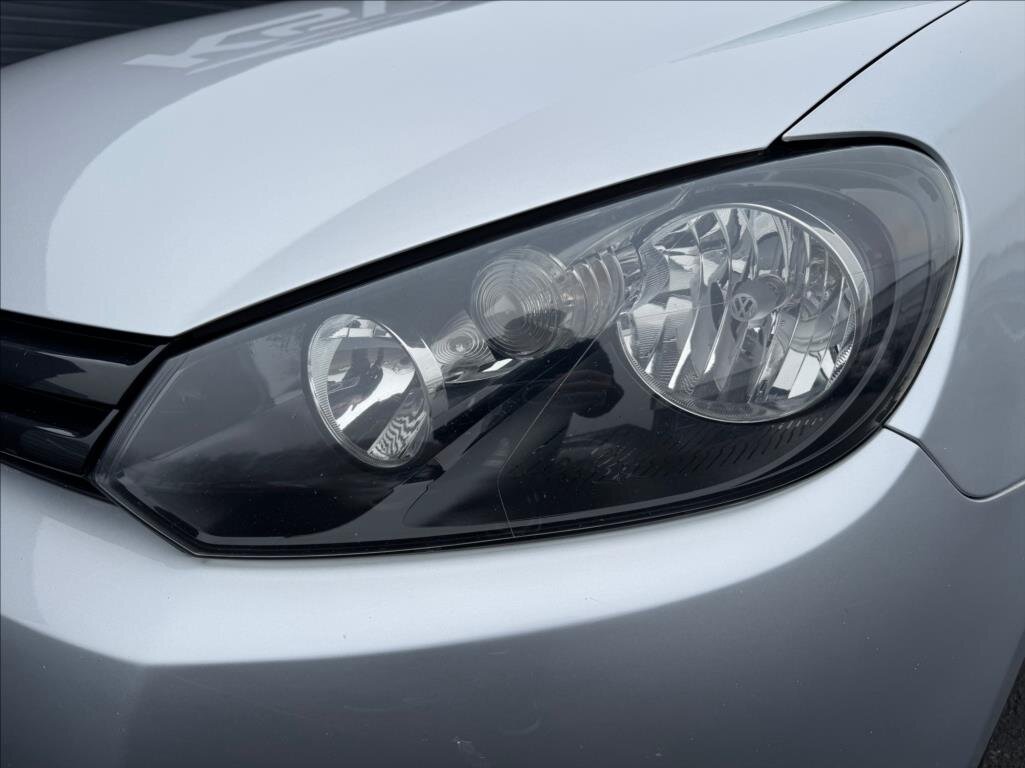 Volkswagen Golf Kombi 1,6 l 77 kw