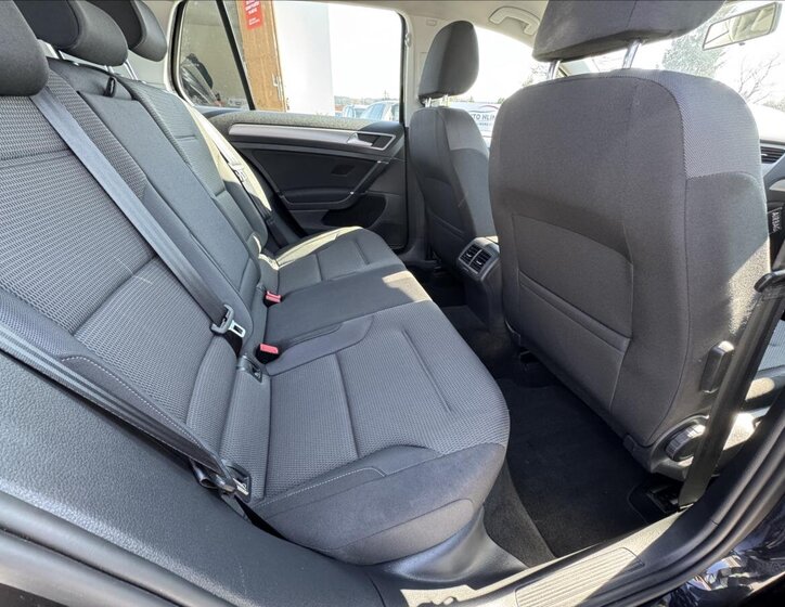 Volkswagen Golf Hatchback 1,6 l 77 kw