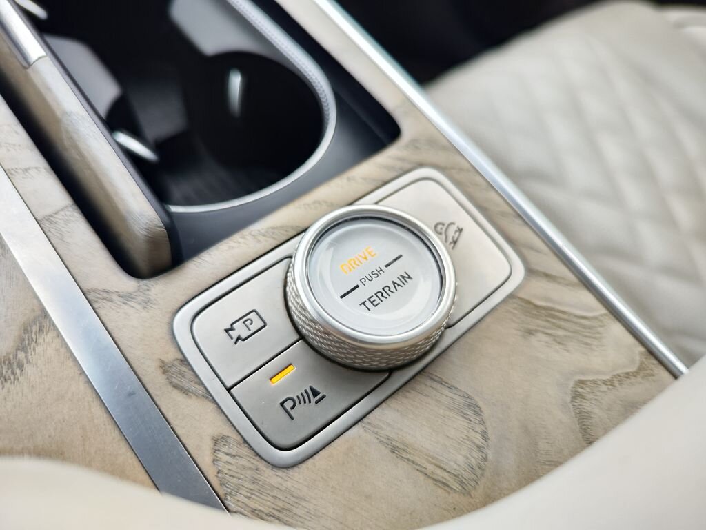 Ostatní Ostatní SUV 3,5 l 279 kw