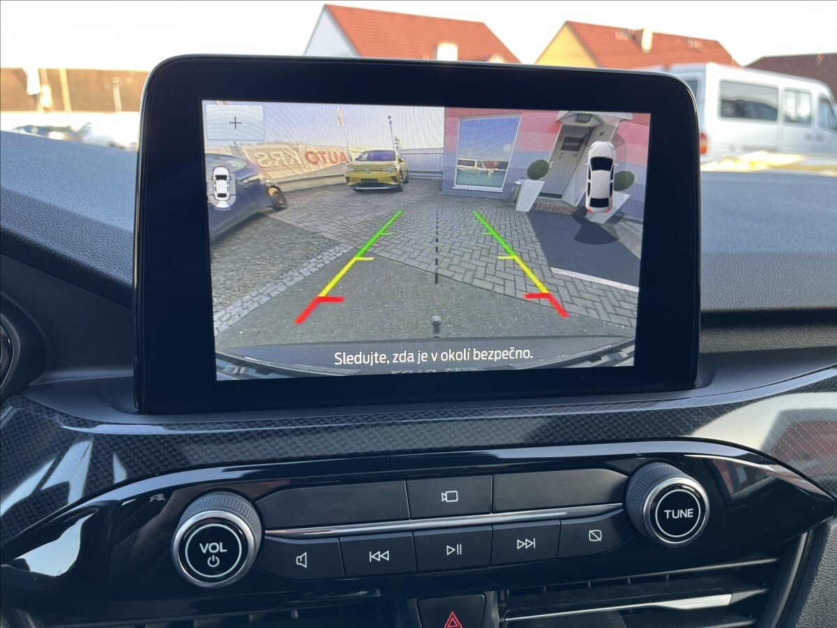 Ford Kuga SUV / Terénní 2,5 l 165 kw