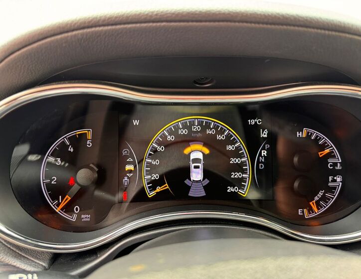 Jeep Grand Cherokee 25