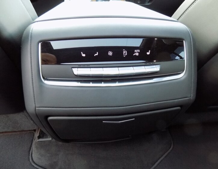 Cadillac Escalade 44