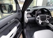 Land Rover Defender 7