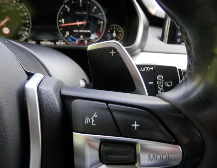 BMW X5 SUV 3,0 l 280 kw