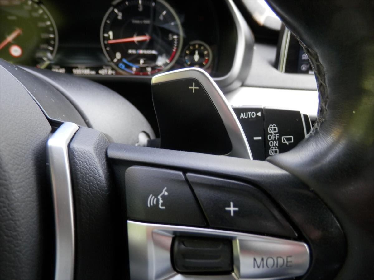 BMW X5 SUV 3,0 l 280 kw