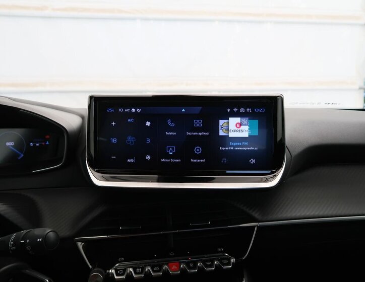 Peugeot 2008 SUV / Terénní 1,2 l 74 kw