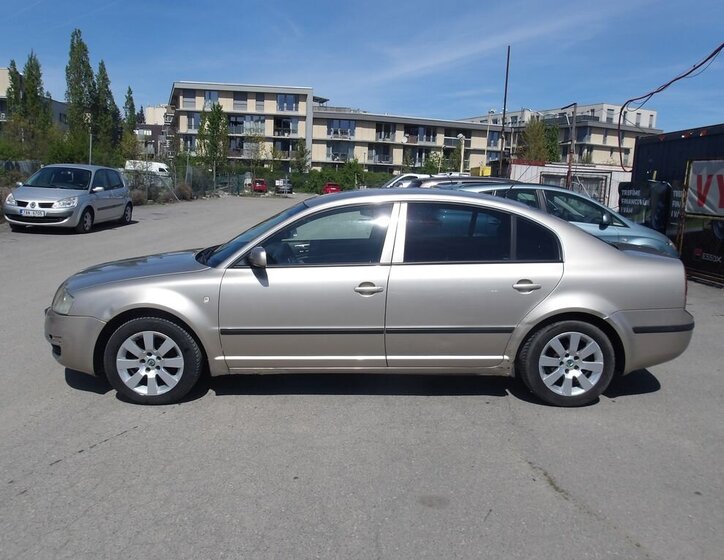Škoda Superb Sedan / Limuzína 1,9 l 96 kw