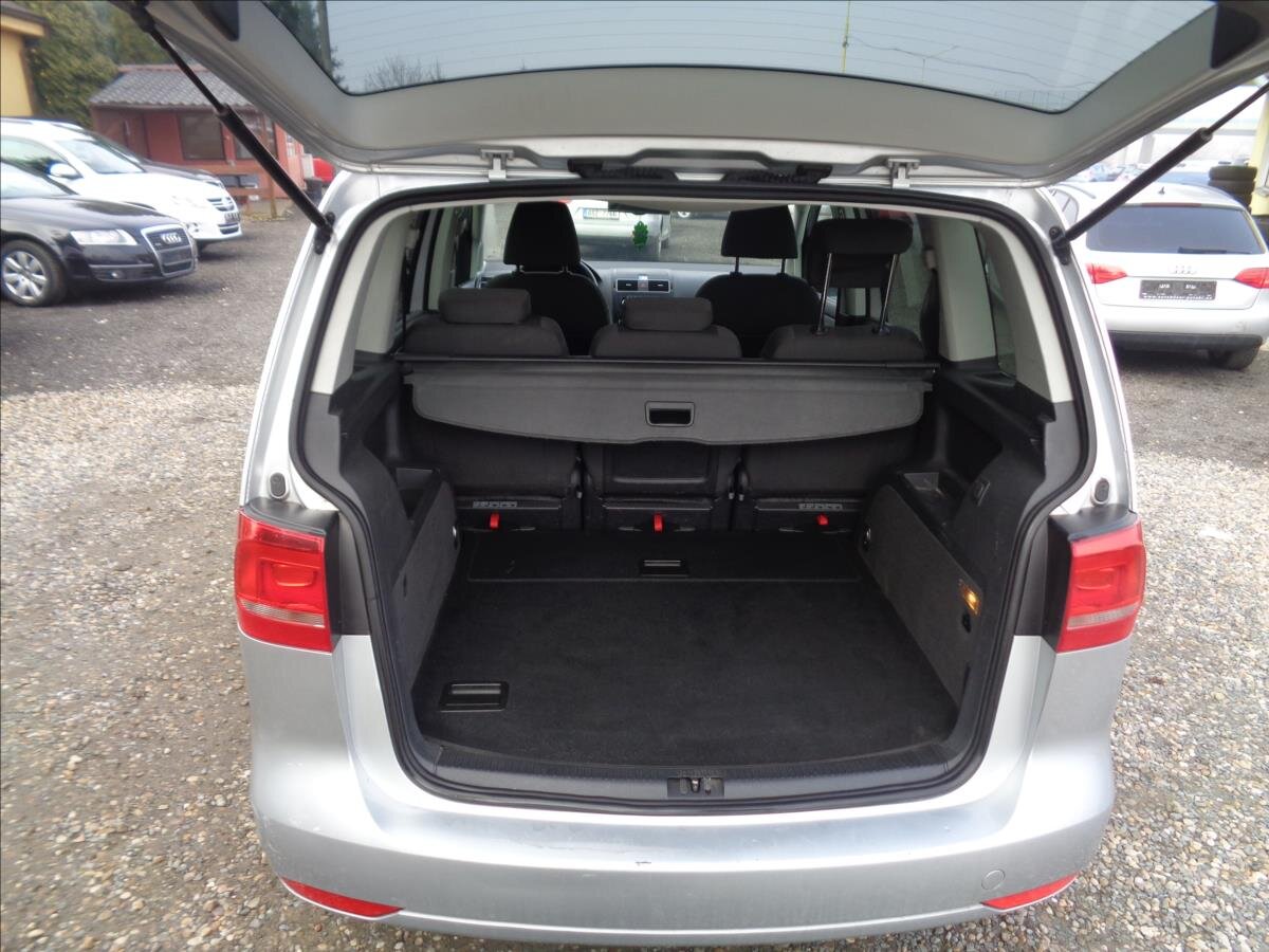 Volkswagen Touran Kombi 1,4 l 110 kw