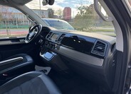 Volkswagen Multivan 14