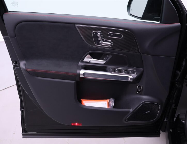 Mercedes-Benz GLB SUV / Terénní 2,0 l 110 kw