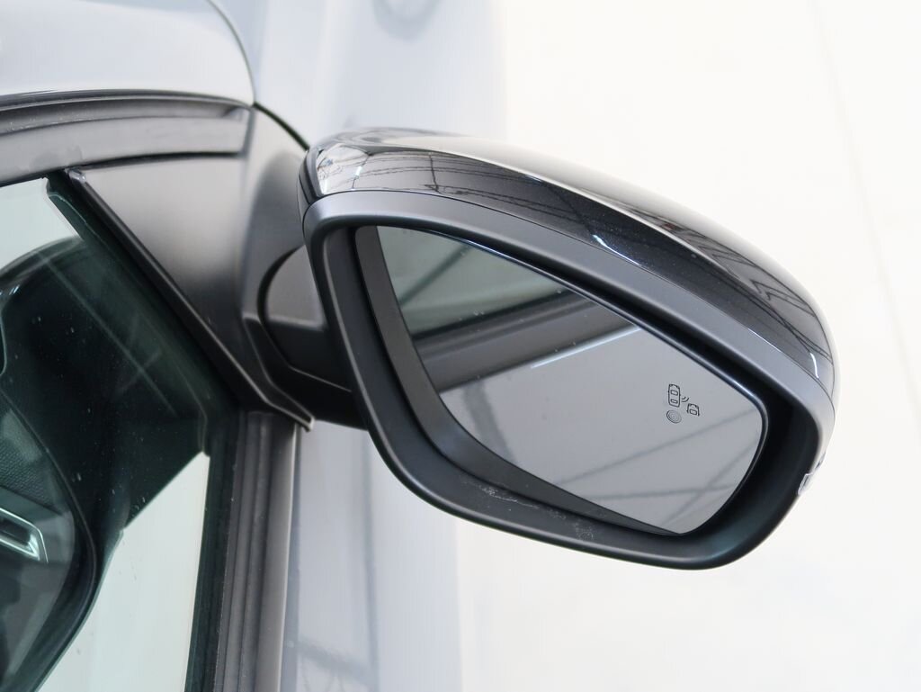 Peugeot 208 Hatchback 1,2 l 74 kw