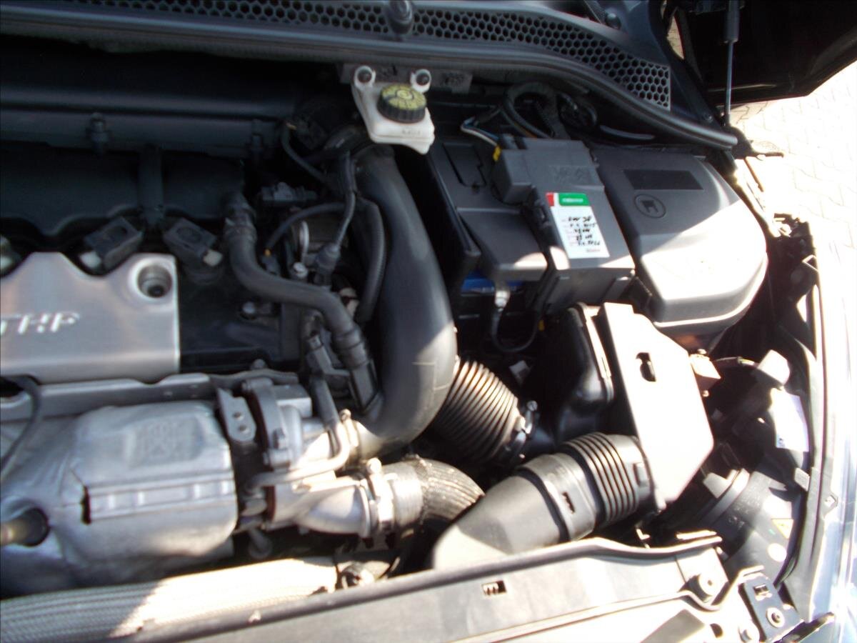 Peugeot RCZ Kupé 1,6 l 147 kw