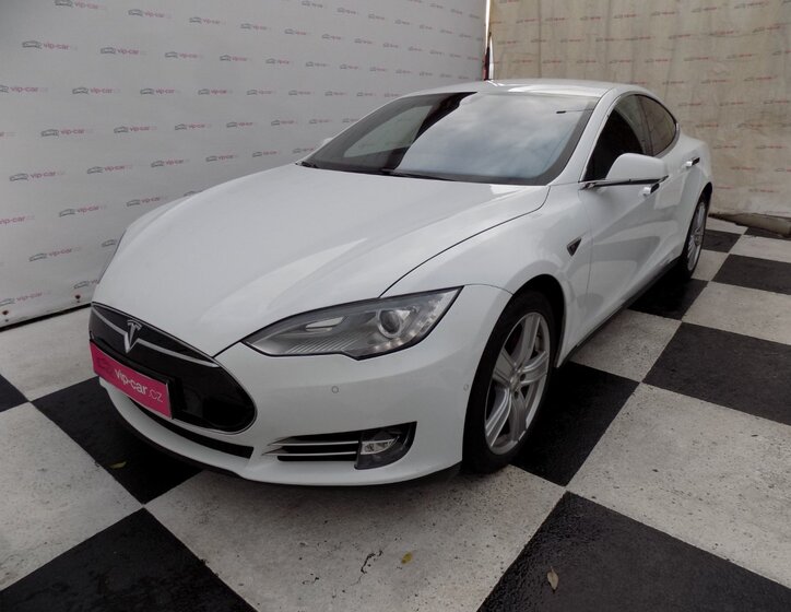 Tesla Model S 1