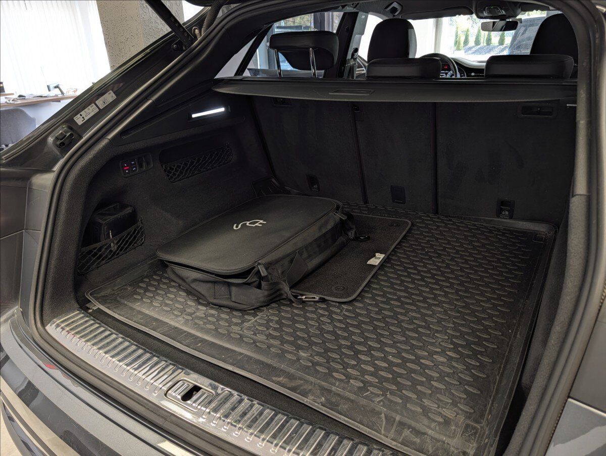 Audi Q8 Hatchback 3,0 l 250 kw