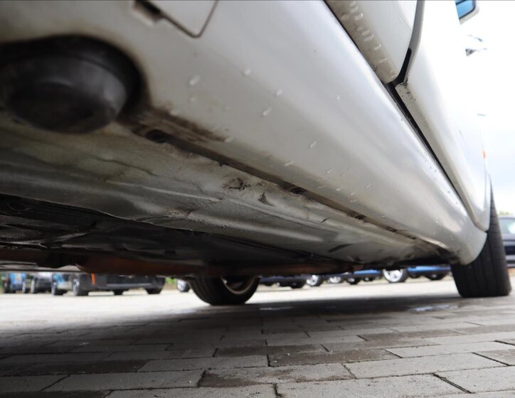 Mercedes-Benz 200 24