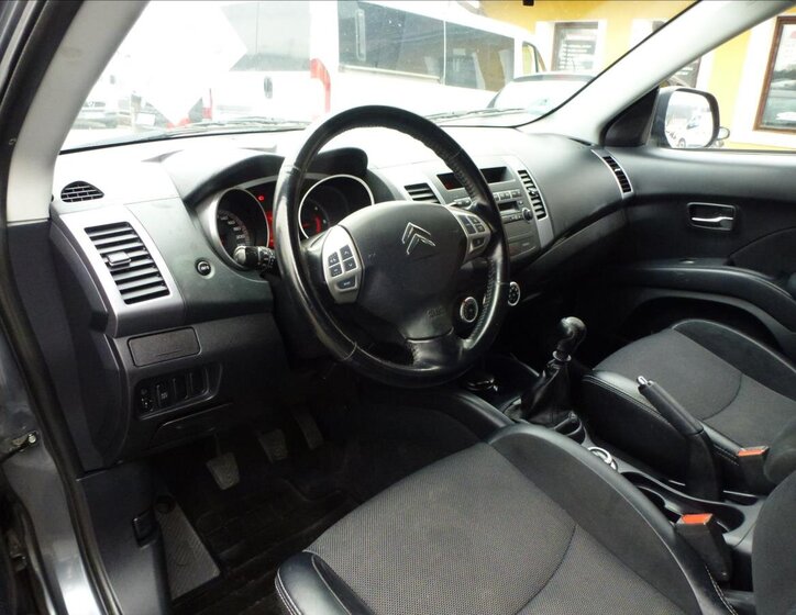 Citroën C-Crosser SUV / Terénní 2,2 l 115 kw