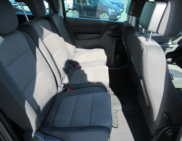 Volkswagen Sharan MPV 2,0 l 103 kw