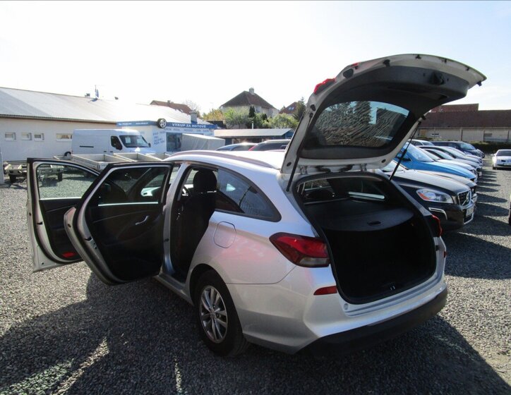 Hyundai i30 Kombi 1,6 l 81 kw