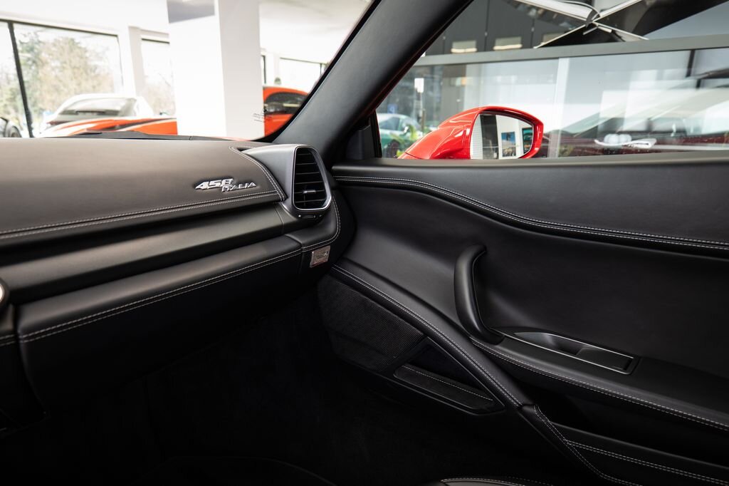 Ferrari 458 Kupé 4,5 l 416 kw