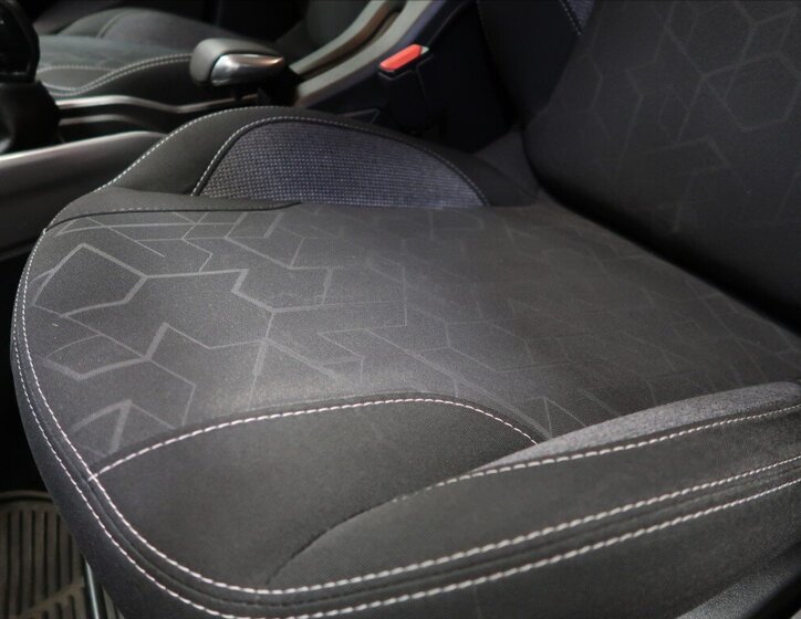 Peugeot 2008 SUV / Terénní 1,2 l 81 kw