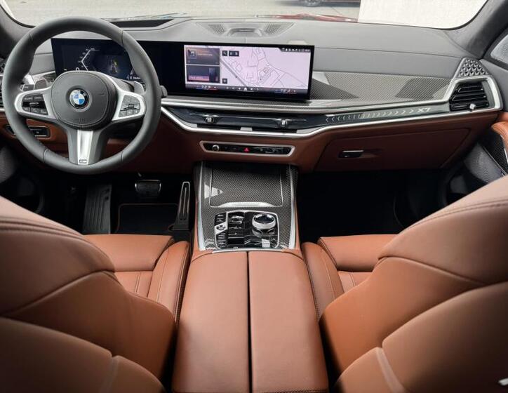 BMW X7 8