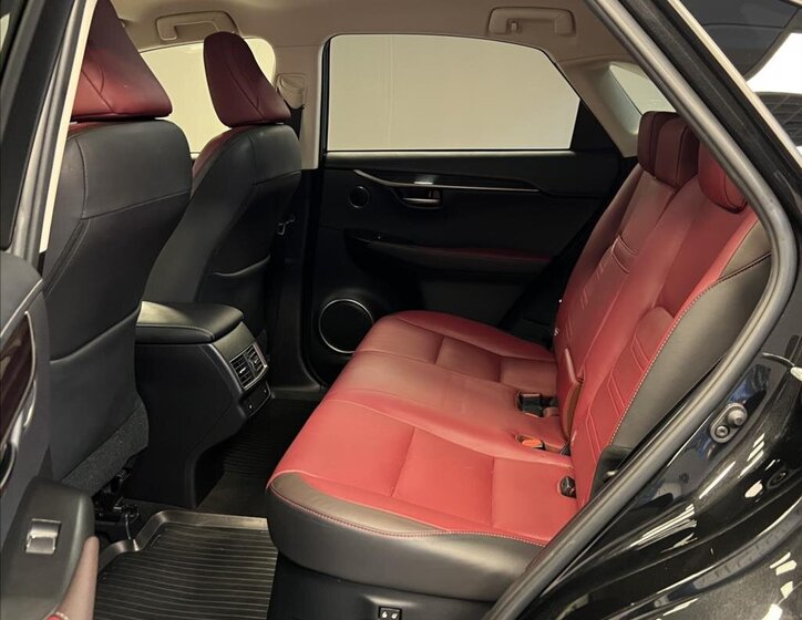 Lexus NX 300h SUV 2,5 l 145 kw